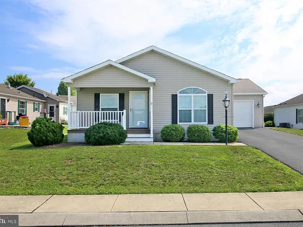 9 Millard Dr, Annville, PA 17003