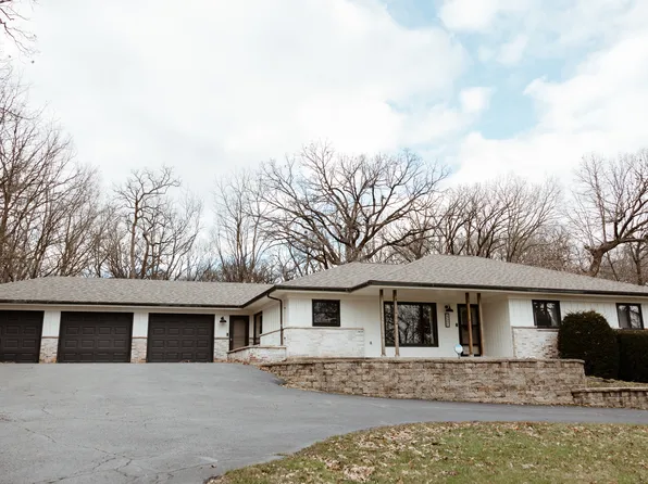 17271 Hickory Hills Rd, Sterling, IL 61081