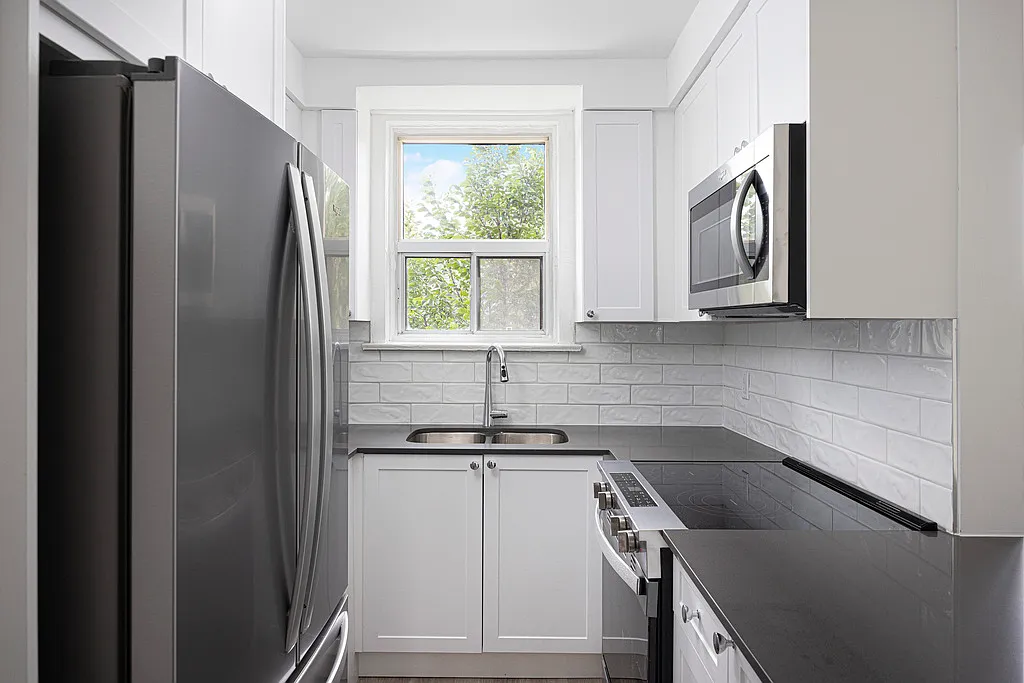 26 Albert Avenue — Photo 2