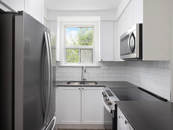 26 Albert Ave, Toronto, ON M8V 2L4