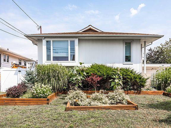 3rd image of 98 Harris Dr