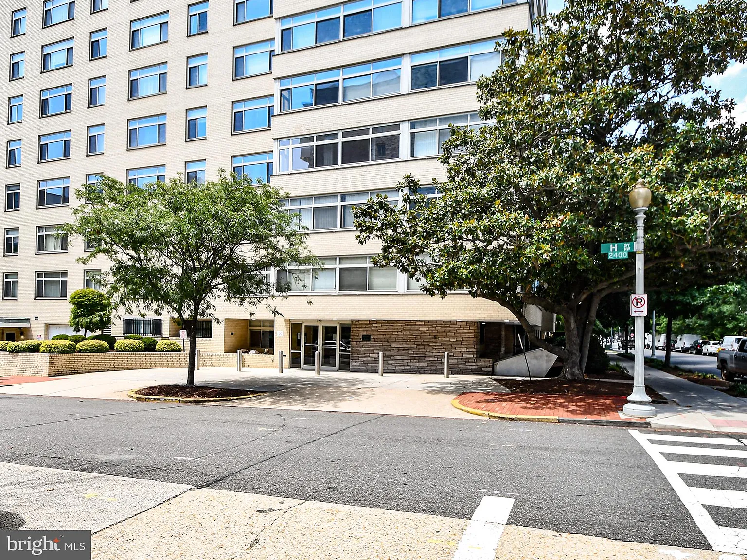 Foggy Bottom — Photo 2