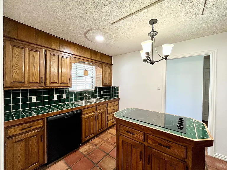 5008 Millsprings Dr — Photo 9