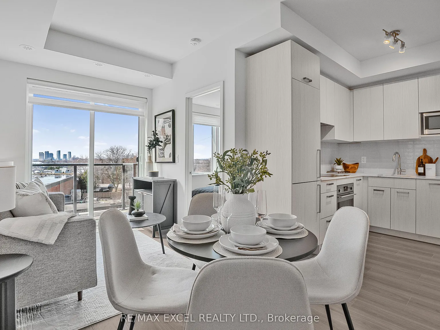 3 bed, $3,000 — Photo 3