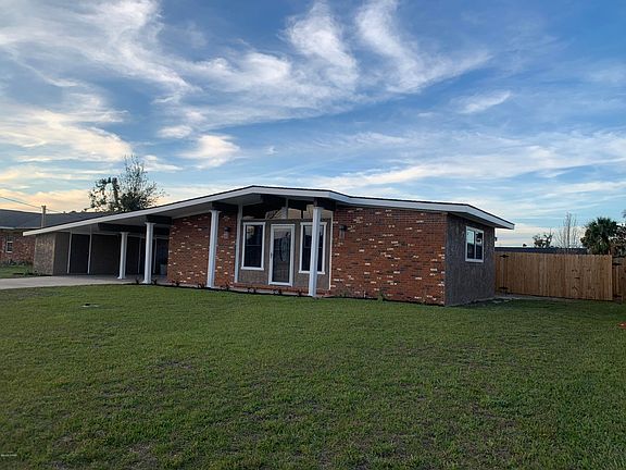 3rd image of 4127 Leslie Ln