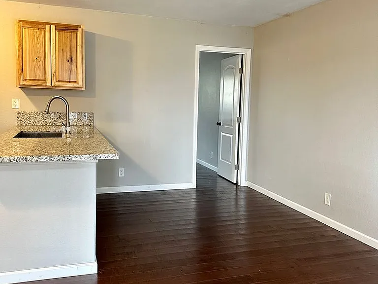 337 N. Merrill Ave — Photo 5