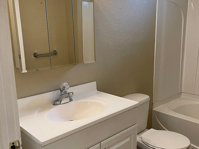 447 Barth Ave SE #2 — Photo 8