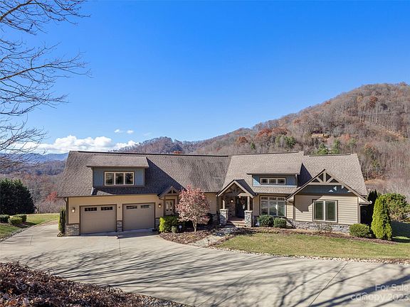 2nd image of 36 Kinross Ln
