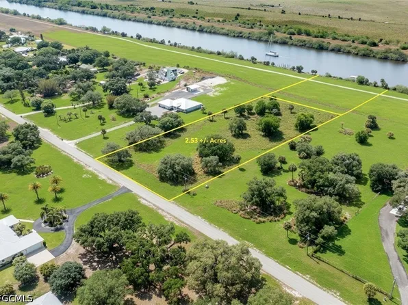 1589 Frontier Cir, Labelle, FL 33935