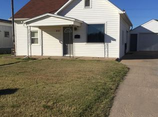 919 E 5th St, Russell, KS 67665