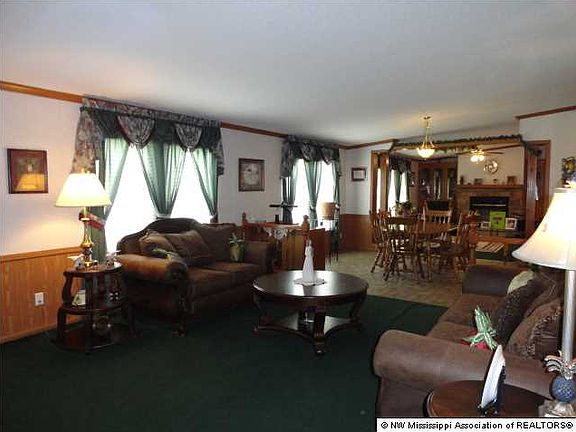 5th image of 348 Strayhorn Lake Dr