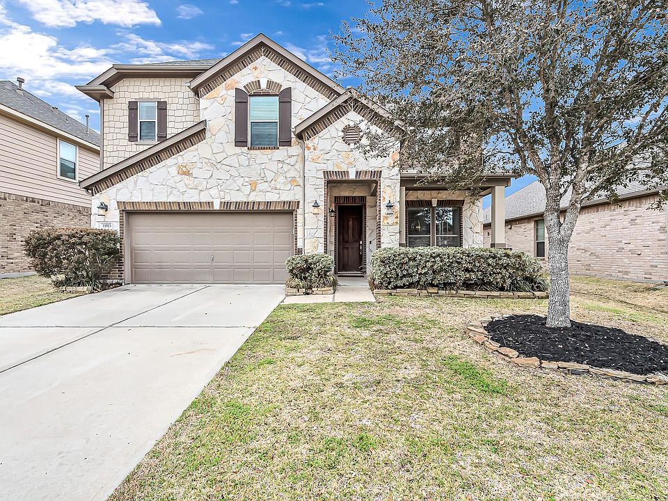 1st image of 11015 Avery Oaks Ln