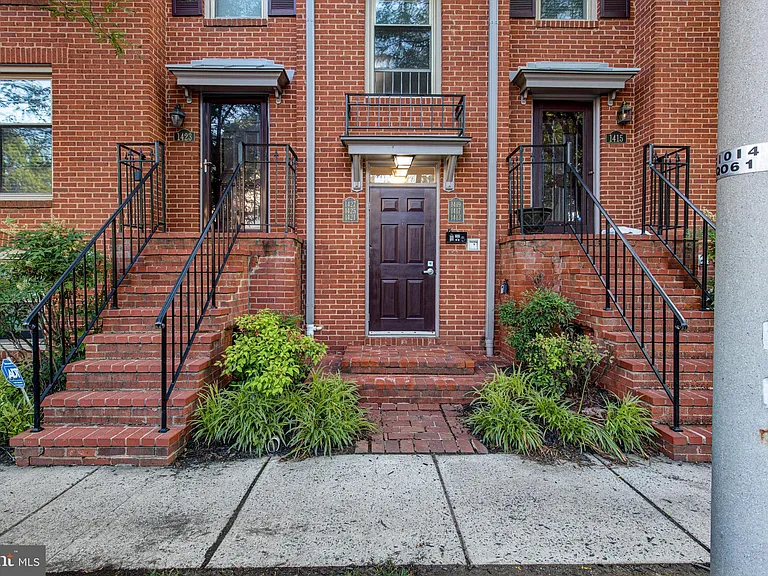 1427 Oronoco St #2-7 — Photo 2