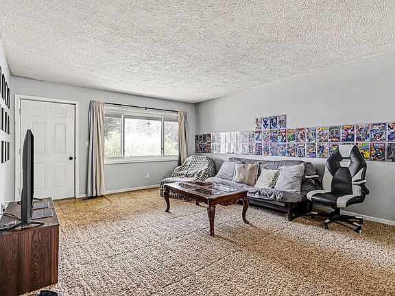 5th image of 8131-8133 Ravine Rd