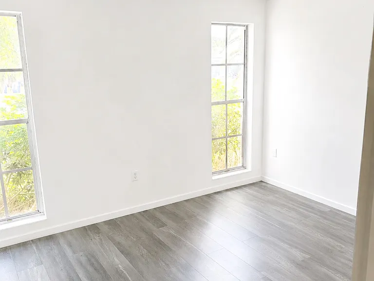 7424 Jenner Ave — Photo 3