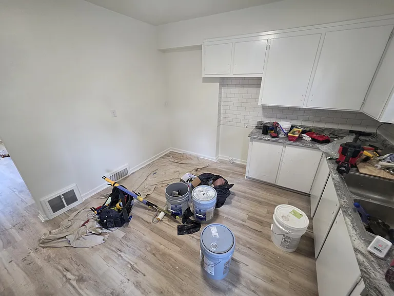 2221 Mayflower Ave — Photo 6