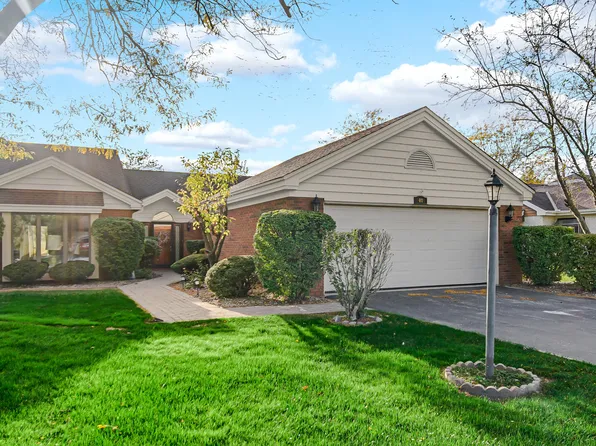 40 Gleneagles Dr, Schererville, IN 46375