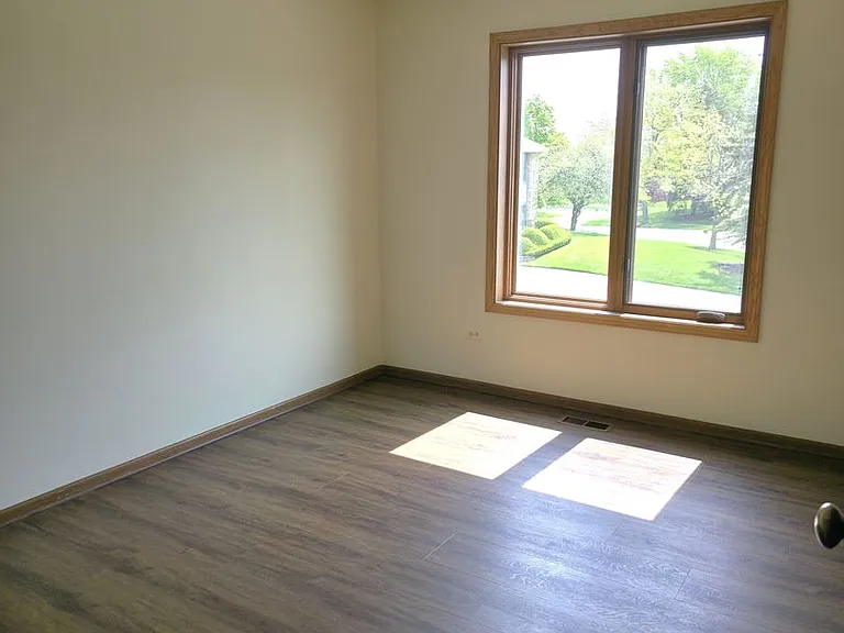9234 Windsor Pkwy #0 — Photo 9