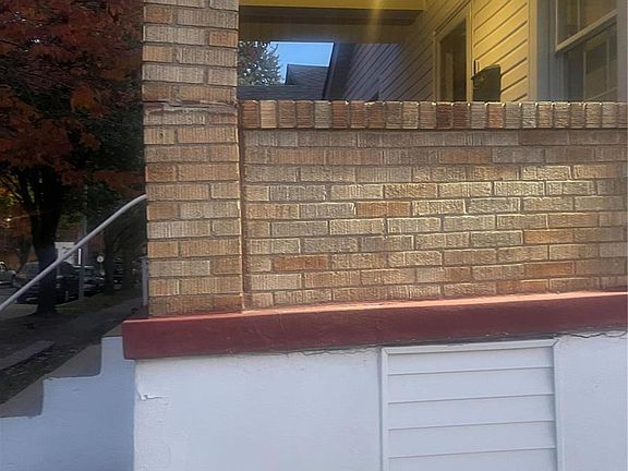 3rd image of 4066 Burgen Ave