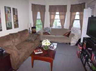 1930 W Henderson St APT 2, Chicago, IL 60657