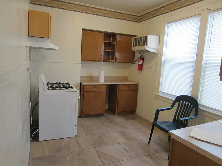 94 Campfield St — Photo 15