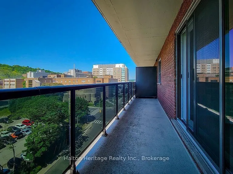 81 Charlton Ave E #905 — Photo 20