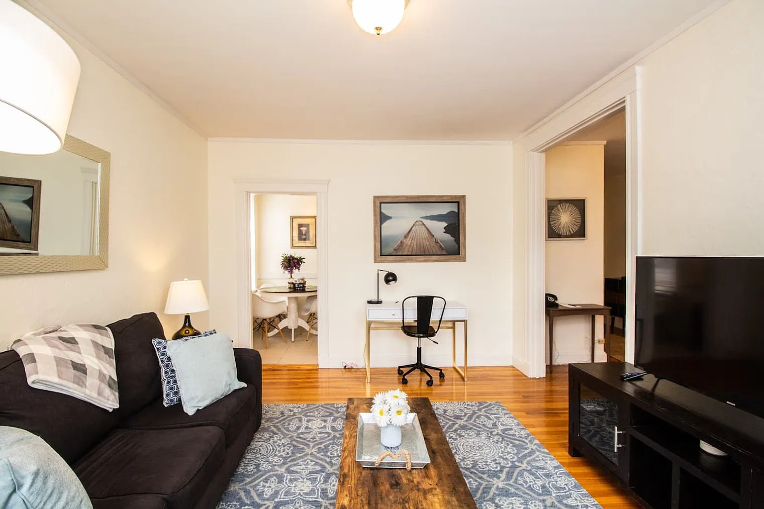 1 bed, 1.0 bath, 613 sqft, $3,355 — Photo 3