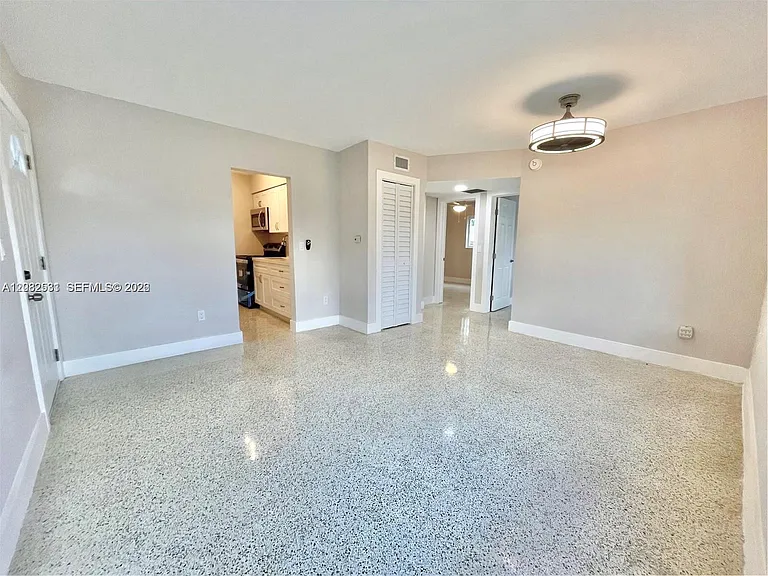 174 E 5th St #1 — Photo 5
