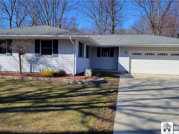 17 Crandall Ave, Silver Creek, NY 14136