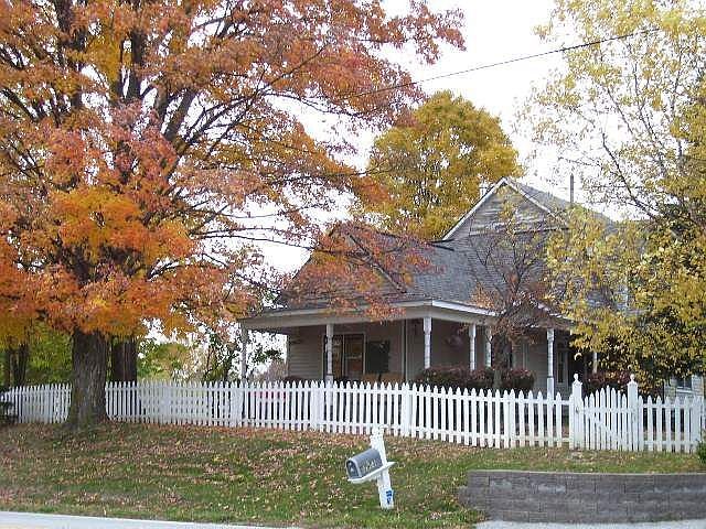 1st image of 3950 W 121st St