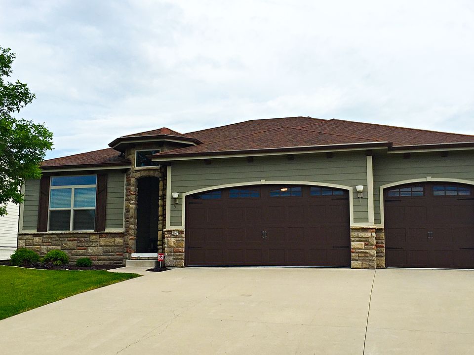 1st image of 20 NE Gracewood Dr