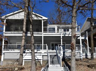 928 Shawnee Rd, Sunrise Beach, MO 65079