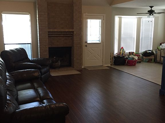 2nd image of 1082 Westmeadow Dr