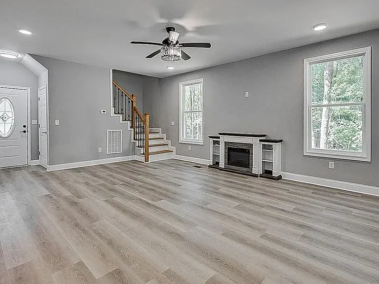 1559 Allen Ct — Photo 5