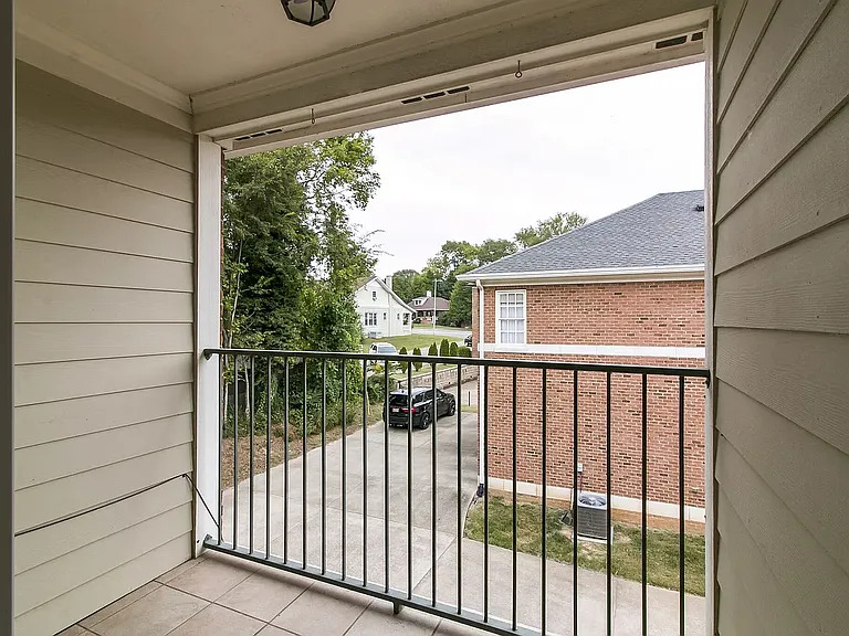 605 Anderson Dr — Photo 7
