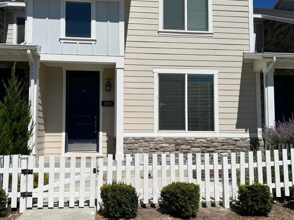1053 W Painted Horse Ln, Bluffdale, UT 84065