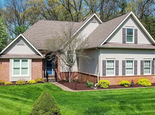 11562 Locust Ln, Whitmore Lake, MI 48189