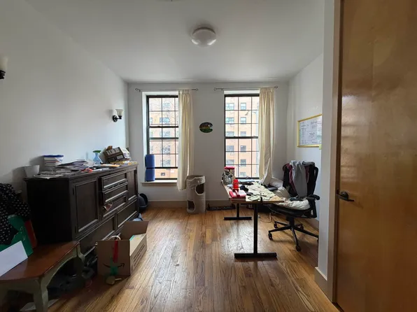 131 Menahan Street image 1 of 9