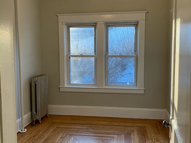 105 Lyman St #1R — Photo 5