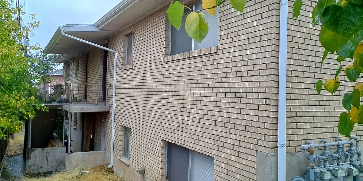 Building Photo - 727 E 800 N #4