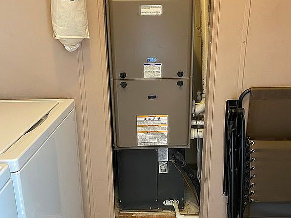 5th image of 9121 E 200 N