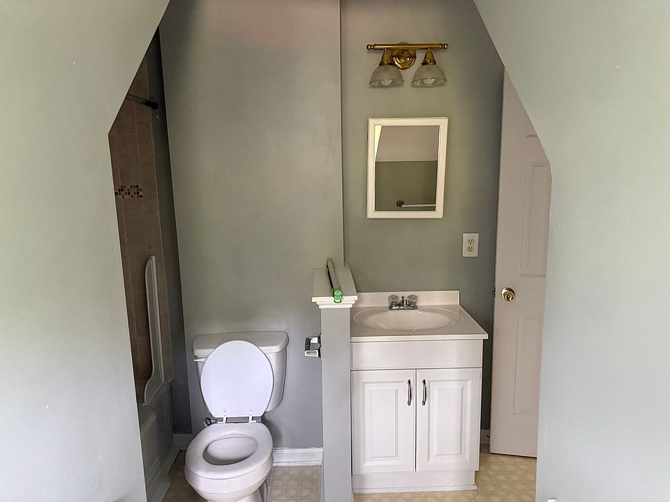 1st image of 105 Montgomery St APT C