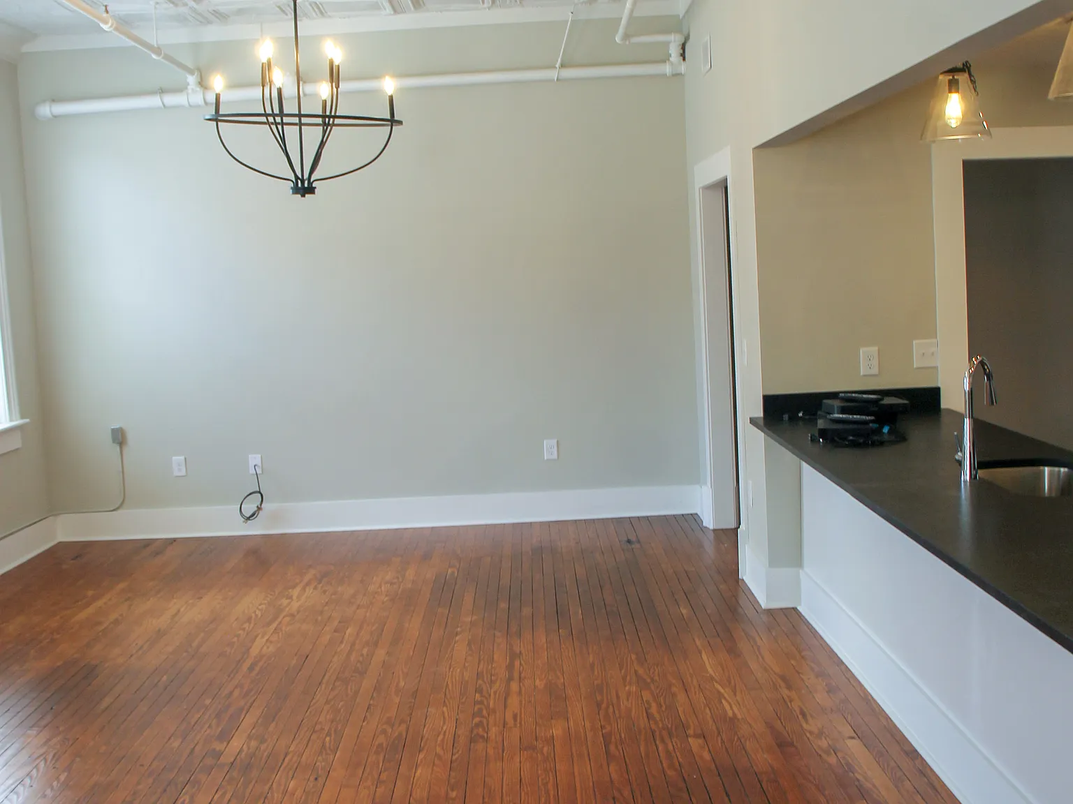 Studio, 1084 sqft, $1,400 — Photo 4