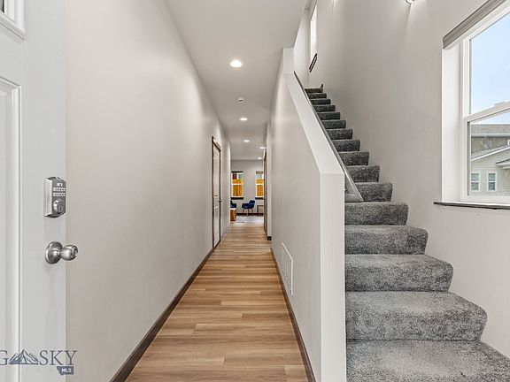 4th image of 2974 W Babcock St #B