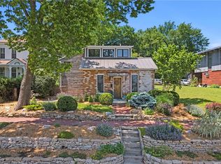 933 Delaware St, Lawrence, KS 66044