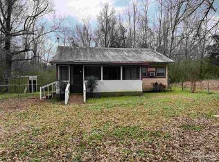 1051 Freedom Rd, Century, FL 32535