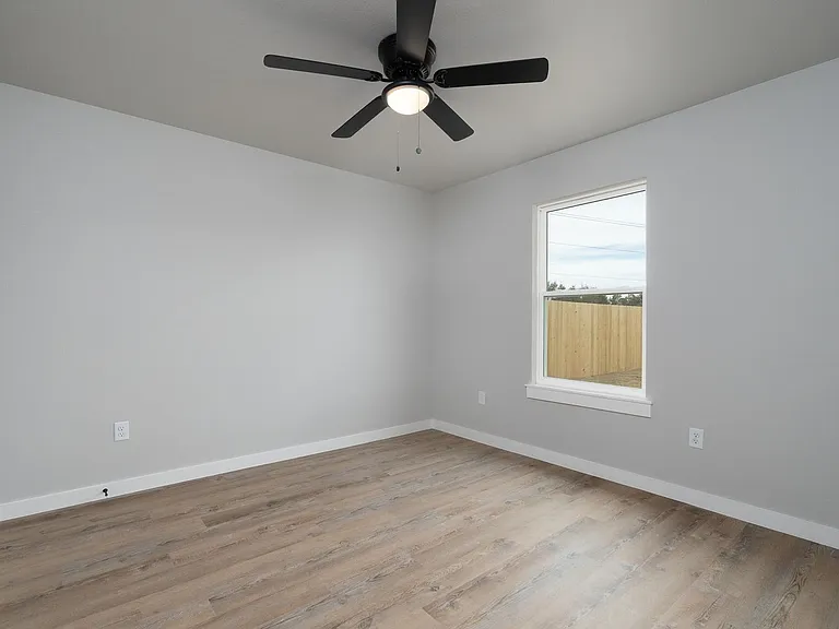 199 Tombstone Rd — Photo 17