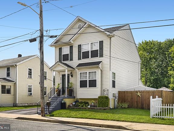 2nd image of 2510 Sycamore Ave