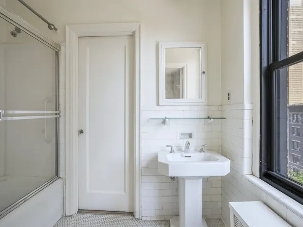 70 East 96th Street image 13 of 27