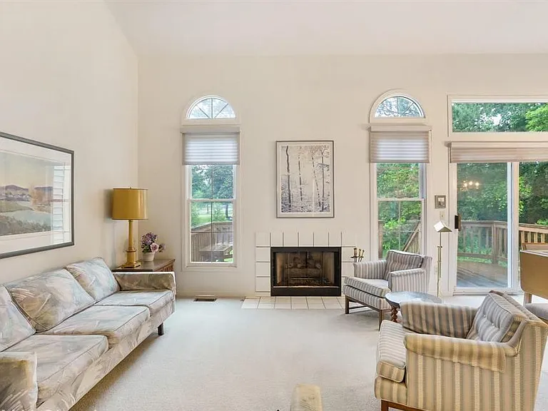 24267 Weathervane Ct — Photo 8